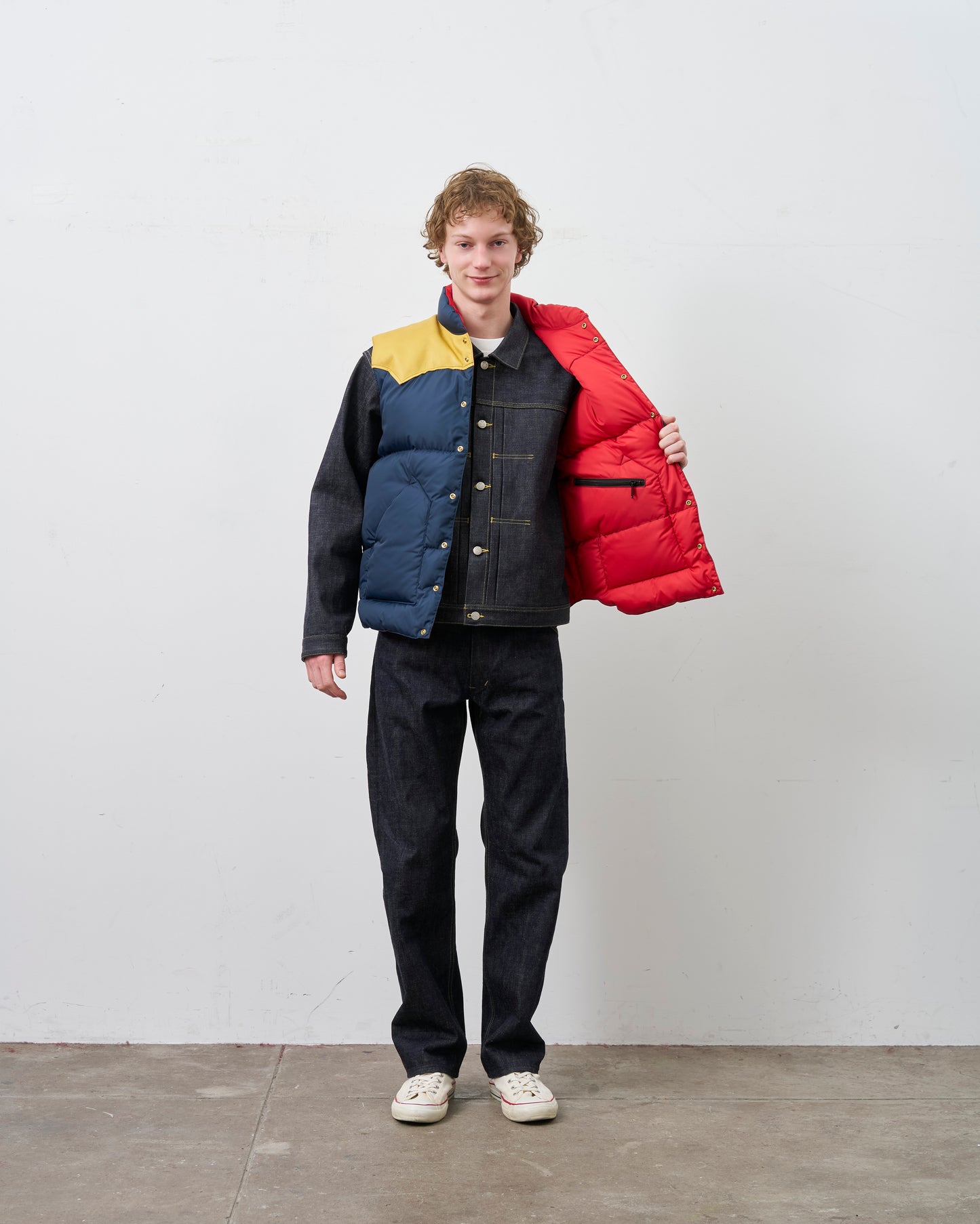 DOWN VEST