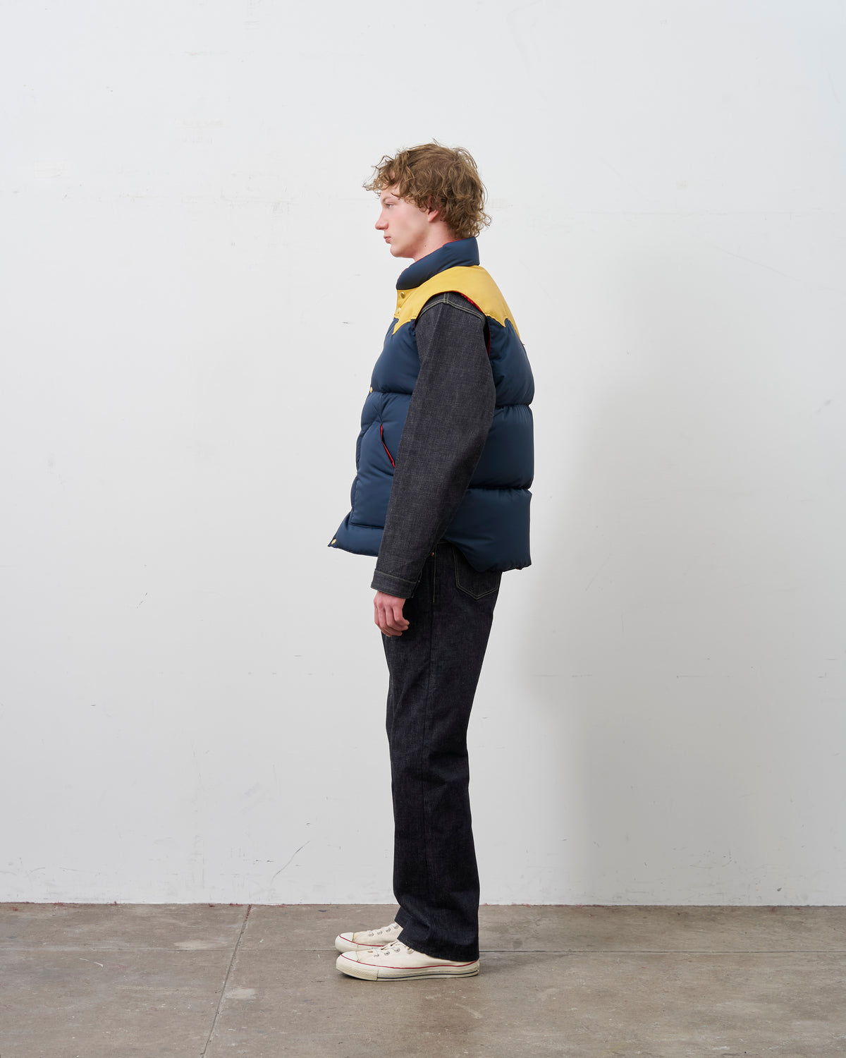 DOWN VEST