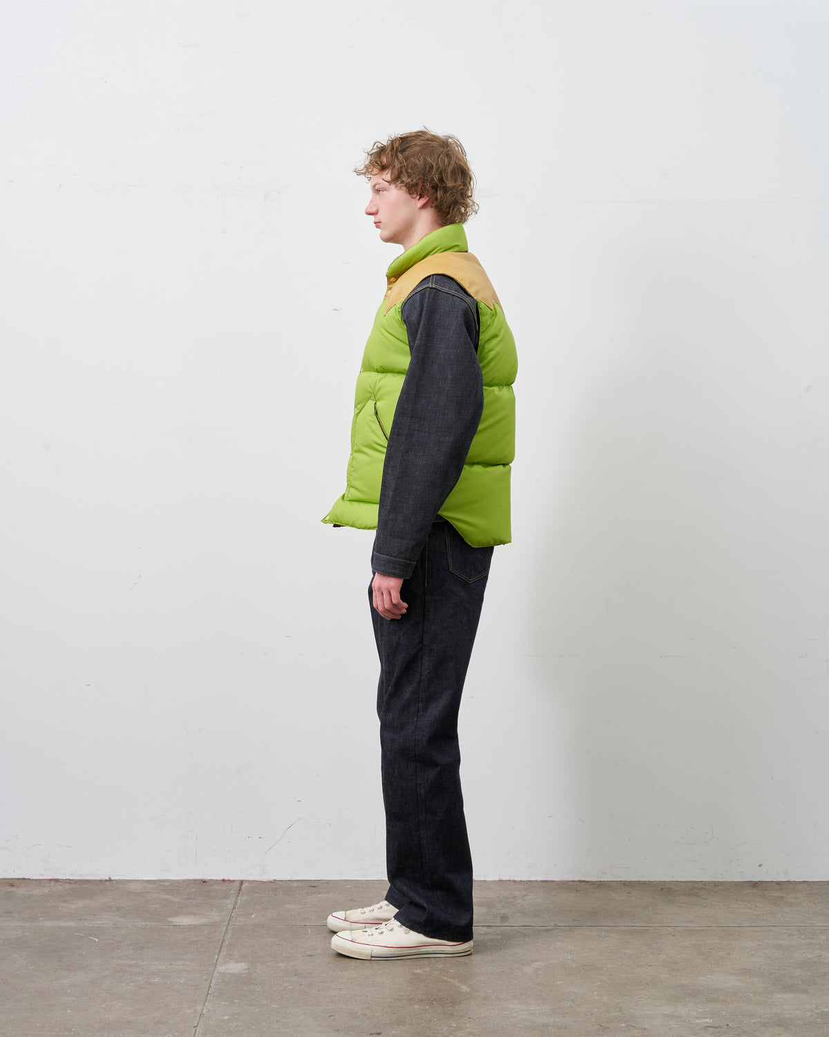 DOWN VEST