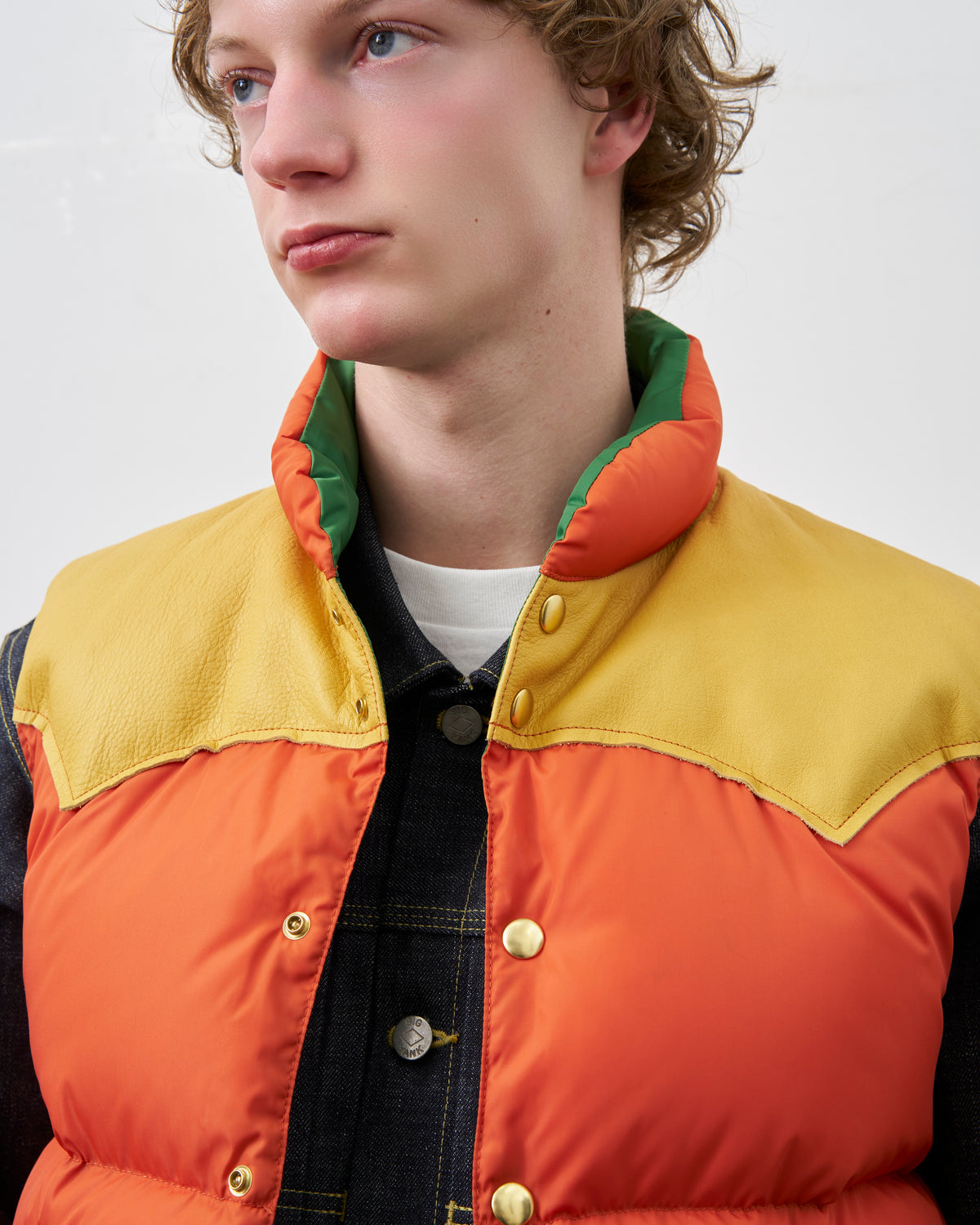 DOWN VEST
