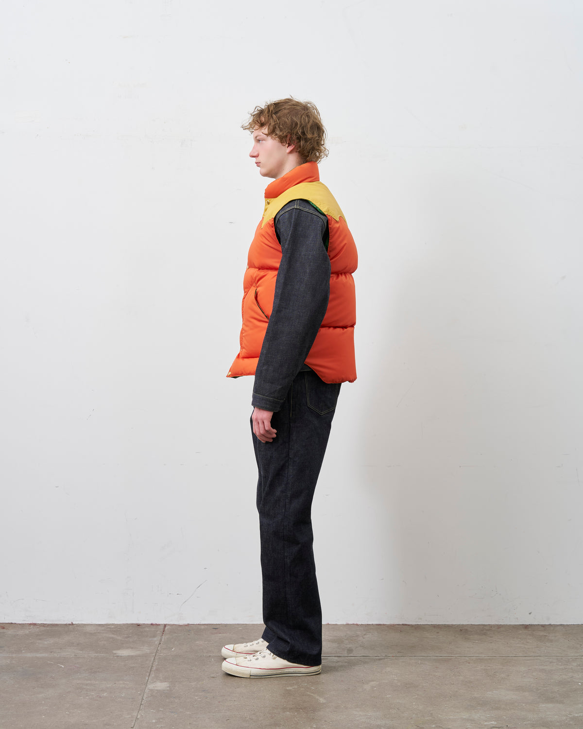 DOWN VEST