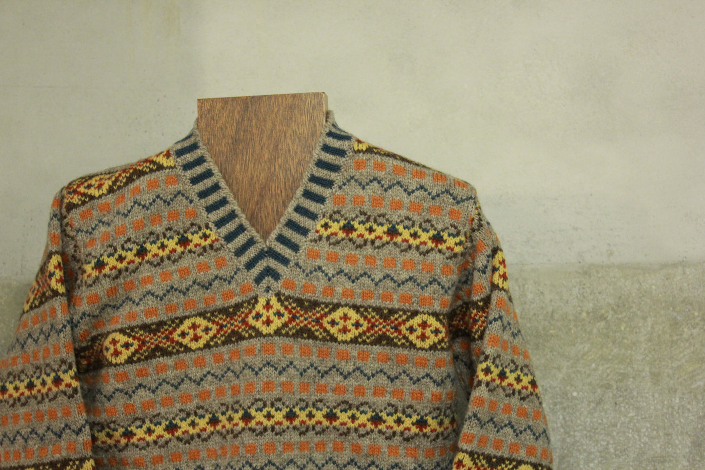 V-NECK FAIR ISLE SWEATER