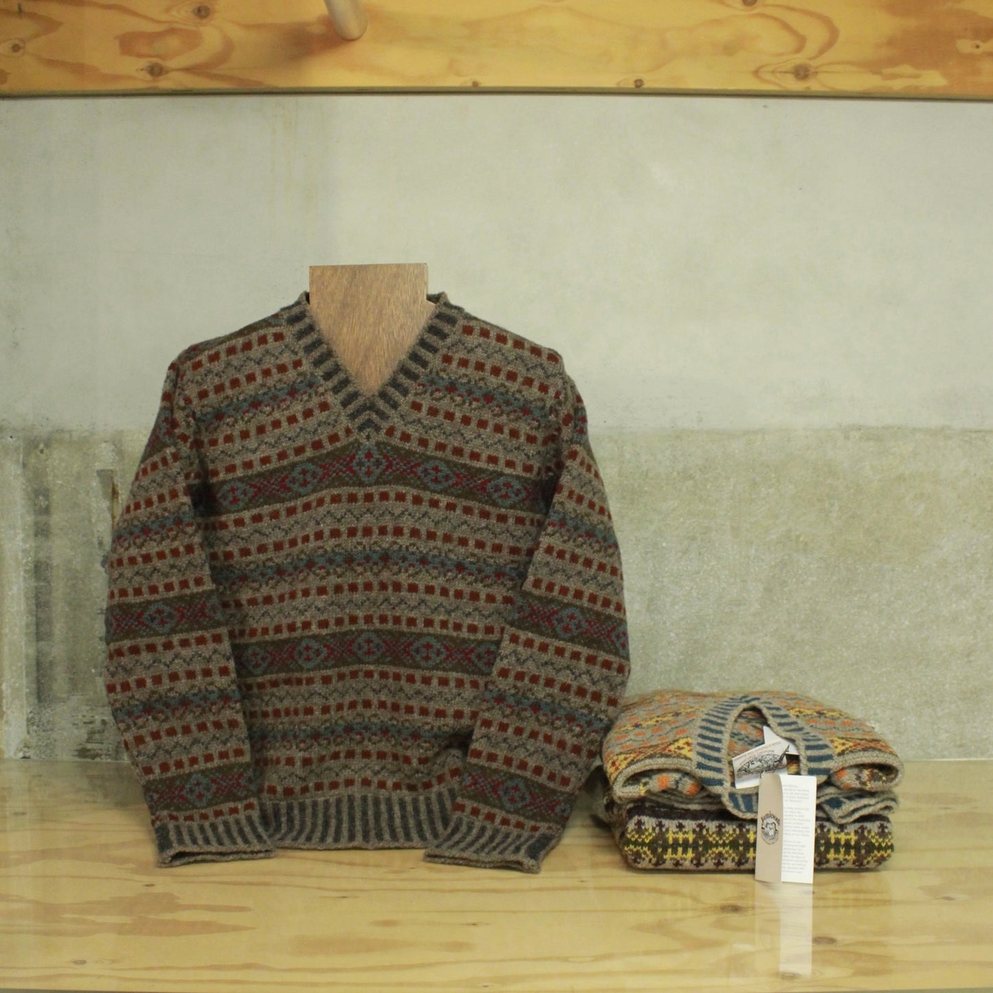 V-NECK FAIR ISLE SWEATER