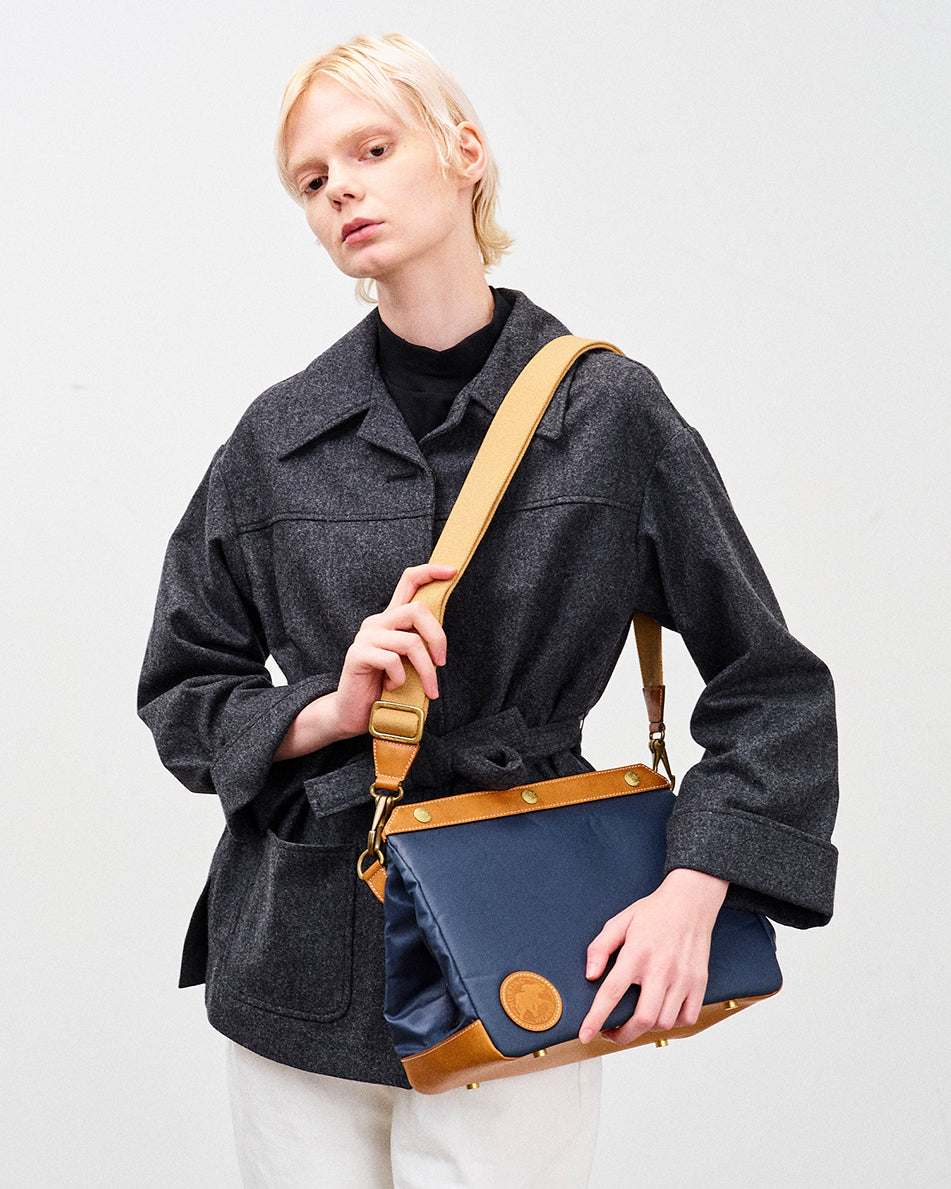 SHOULDER BAG by HUNTING WORLD