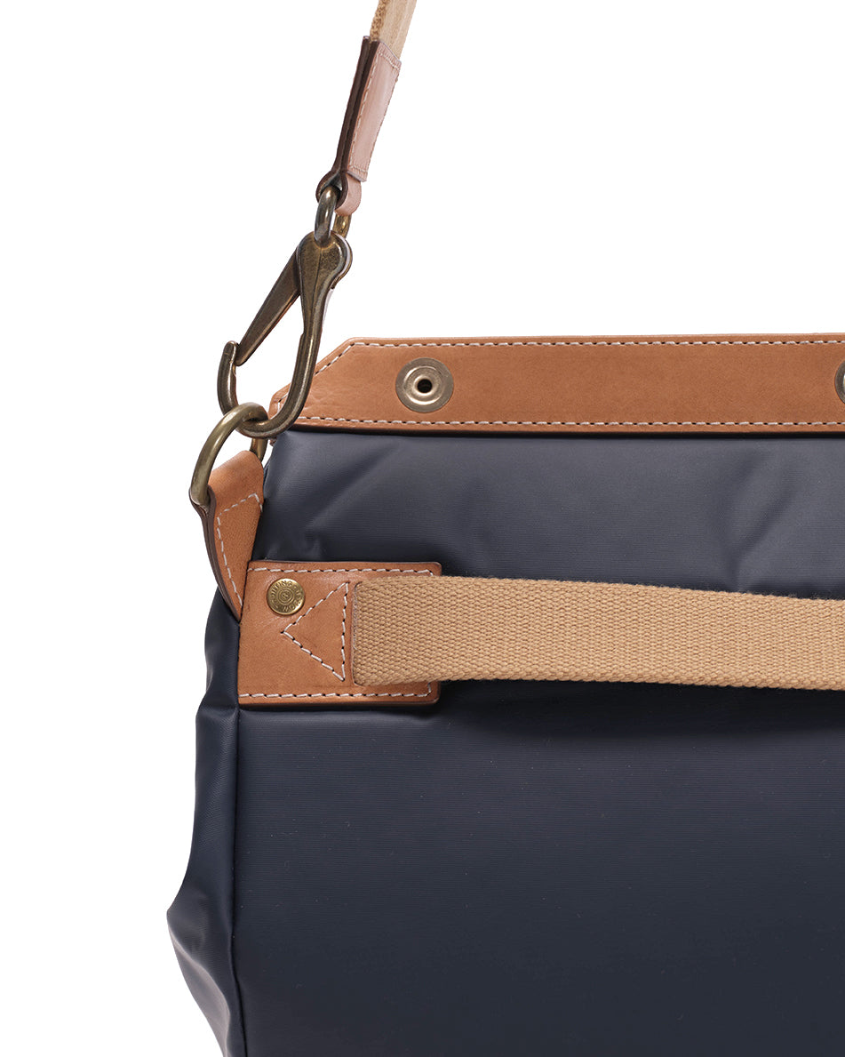 SHOULDER BAG by HUNTING WORLD